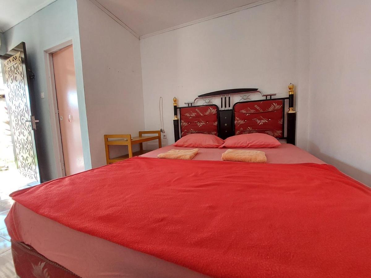 Harry & Mimin Homestay Gorontalo Exterior foto