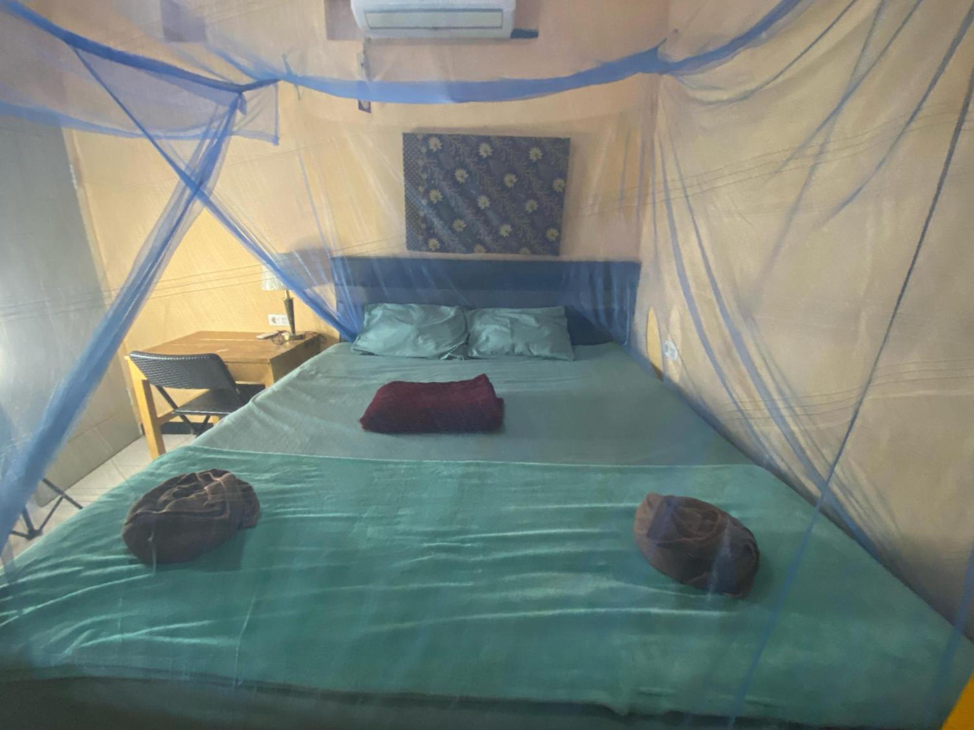 Harry & Mimin Homestay Gorontalo Exterior foto