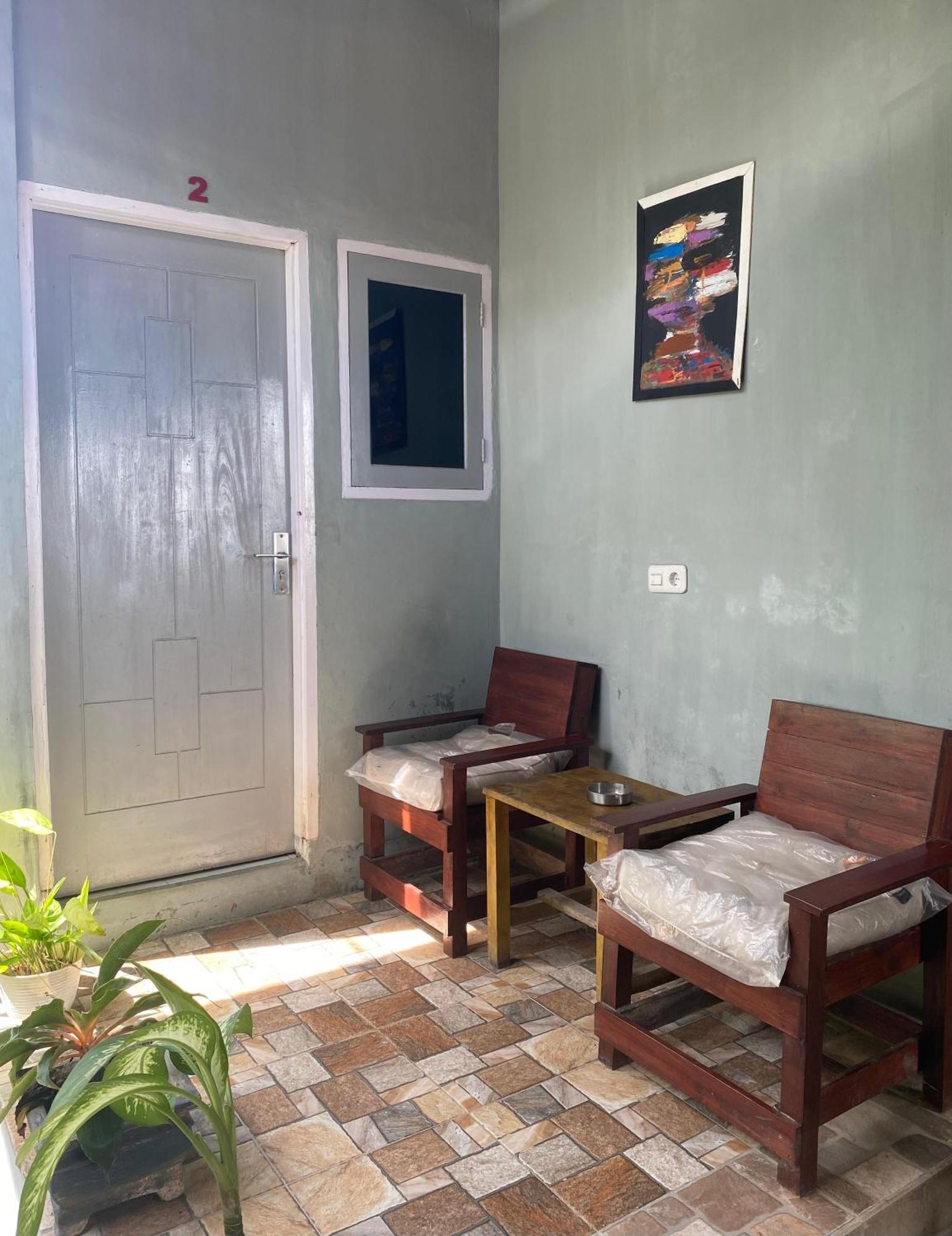 Harry & Mimin Homestay Gorontalo Exterior foto